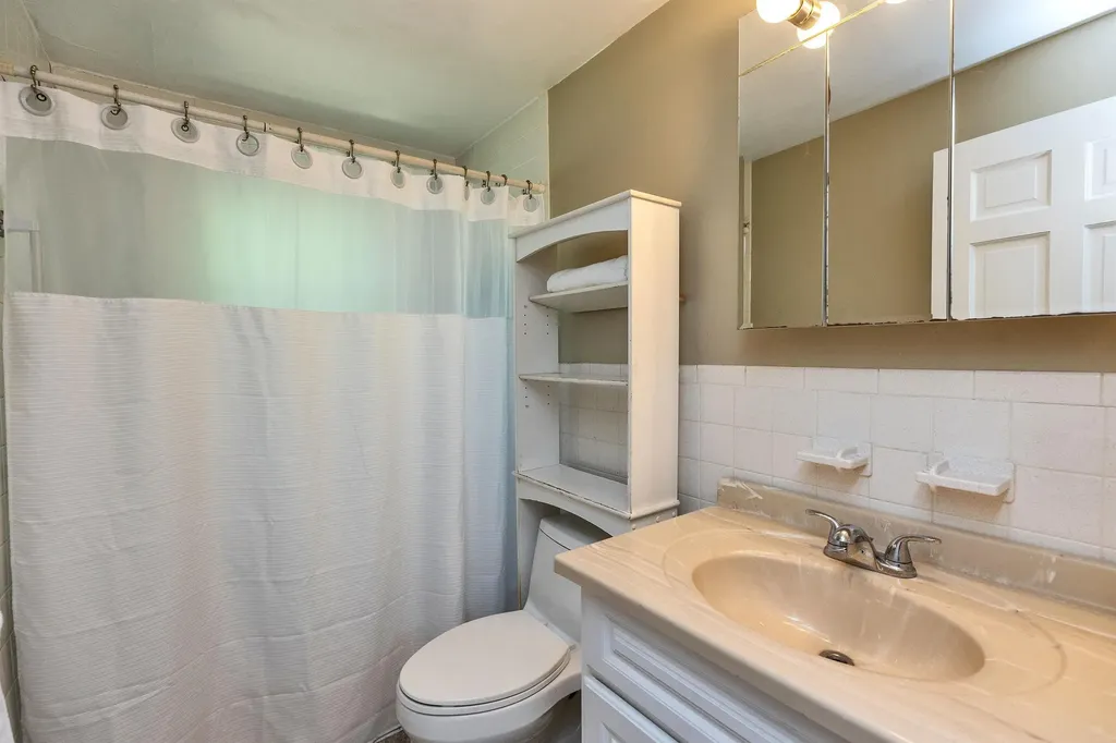 11 Mayflower Drive Merrimack NH 03054