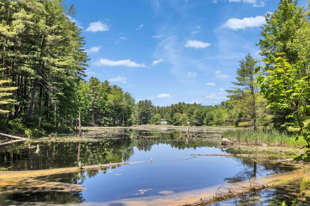 11 Mayflower Drive Merrimack NH 03054