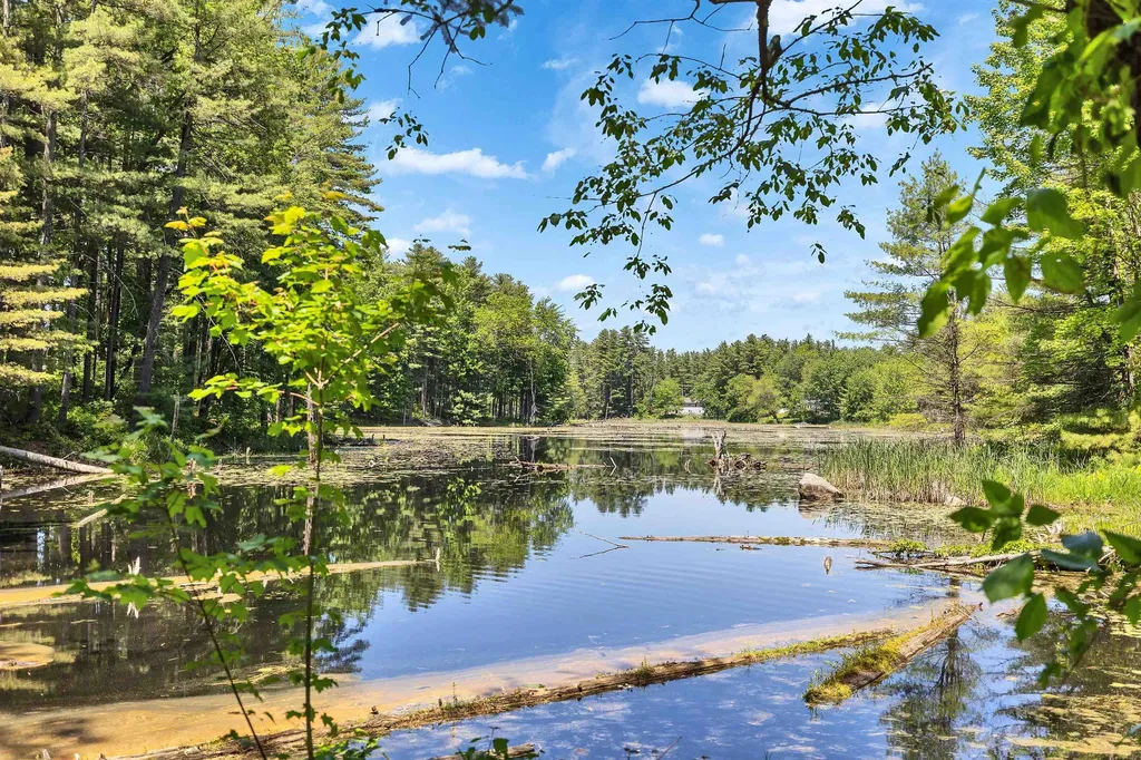 11 Mayflower Drive Merrimack NH 03054