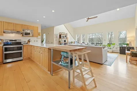 25 Bradford Lane Enfield NH 03748