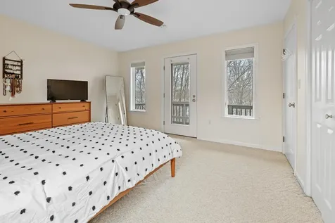 25 Bradford Lane Enfield NH 03748