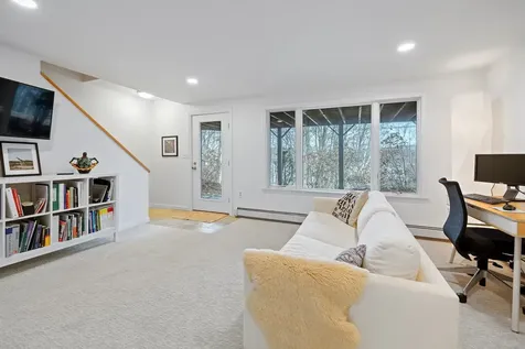 25 Bradford Lane Enfield NH 03748