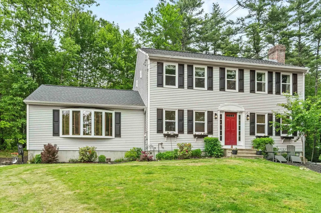 44 Juniper Drive Goffstown NH 03045