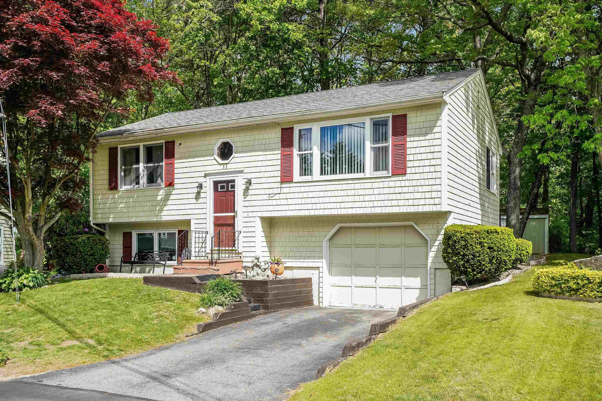 33 Carlene Drive Nashua NH 03062