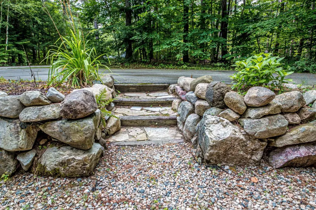 101 Chipmunk Lane Tamworth NH 03817