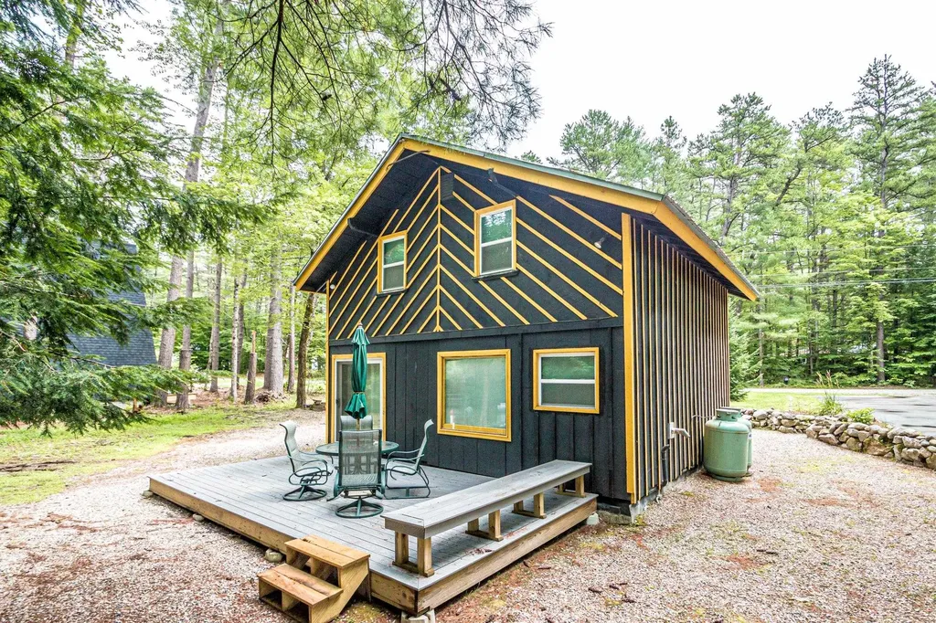 101 Chipmunk Lane Tamworth NH 03817