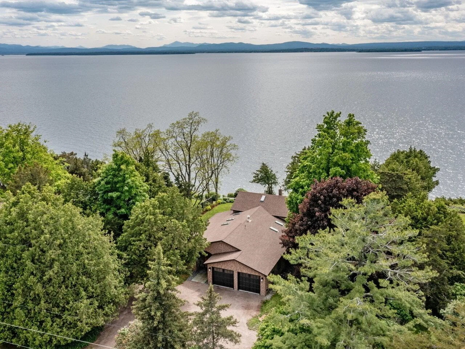 South Hero VT, 559 West Shore Road