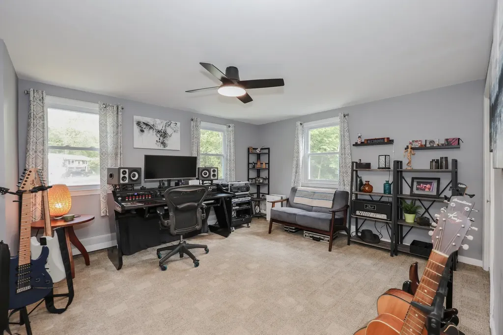 10 Glendale Circle Plaistow NH 03865