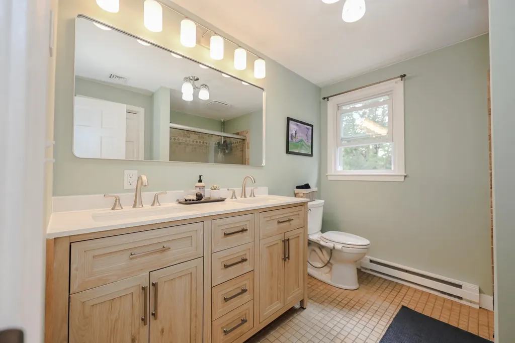 10 Glendale Circle Plaistow NH 03865