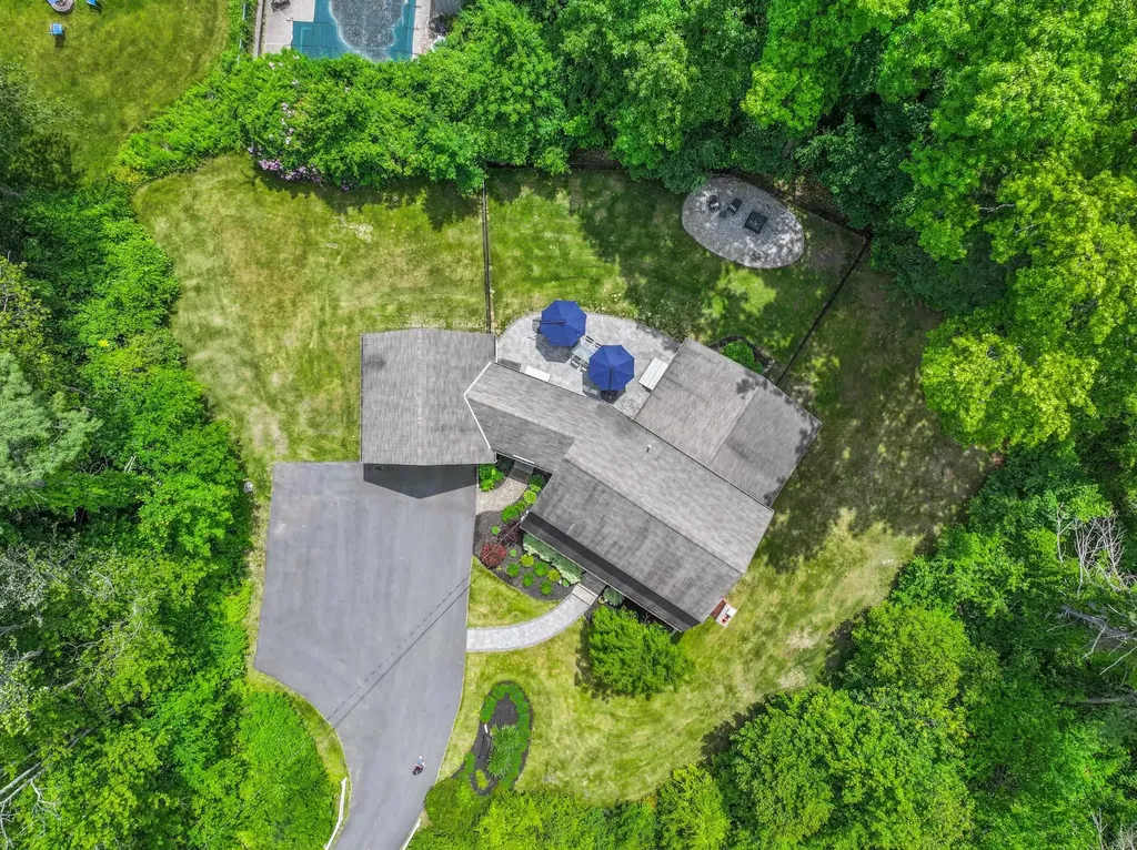 10 Glendale Circle Plaistow NH 03865