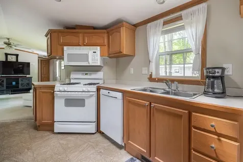 6 Marilyn Drive Concord NH 03303