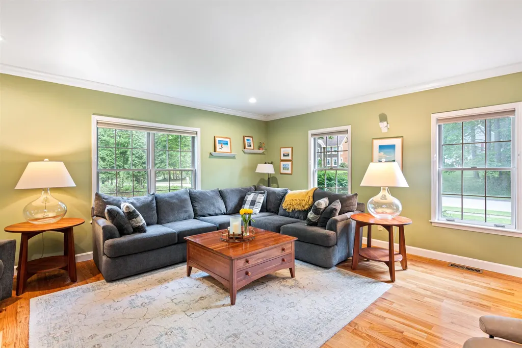 24 Lida Drive Essex VT 05452