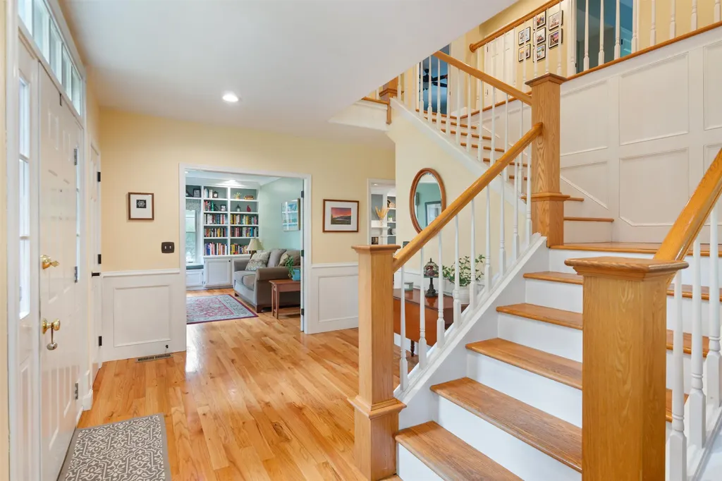 24 Lida Drive Essex VT 05452