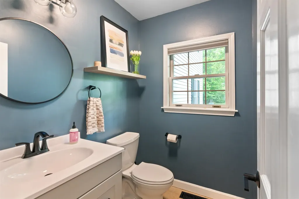 24 Lida Drive Essex VT 05452