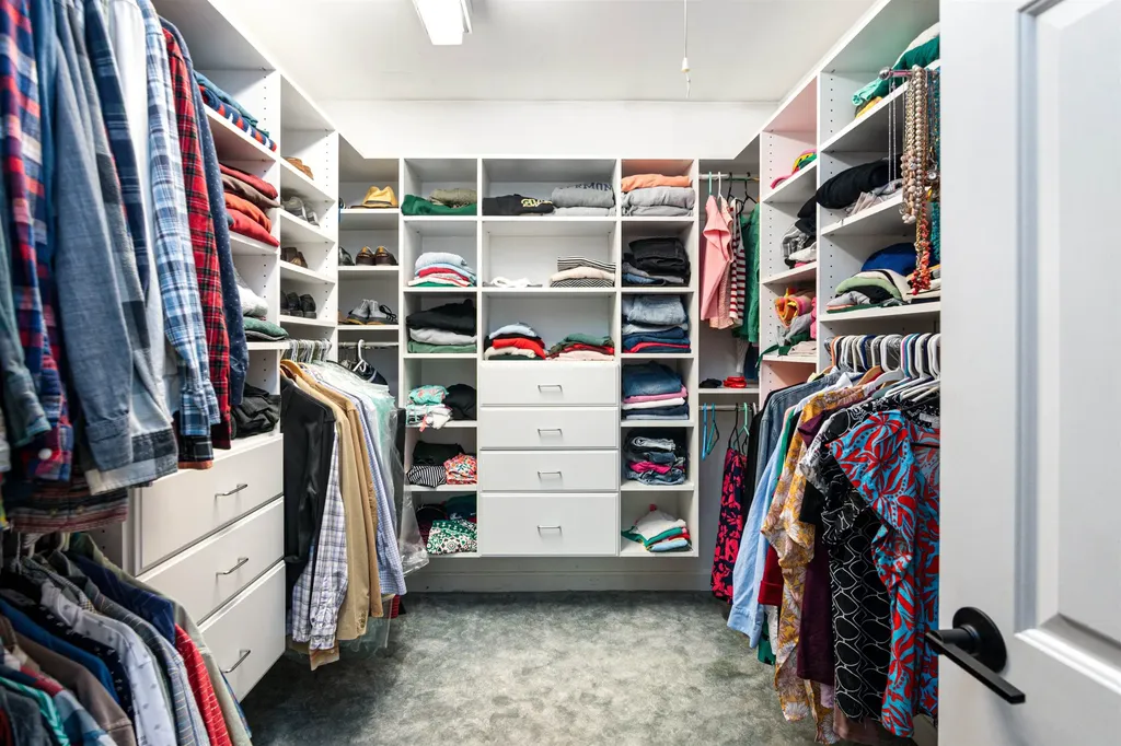 24 Lida Drive Essex VT 05452