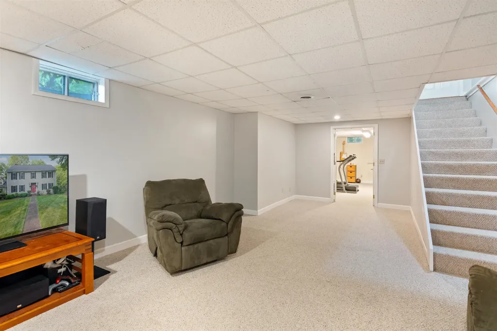 24 Lida Drive Essex VT 05452