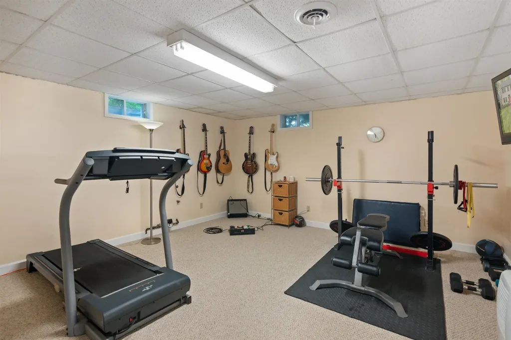 24 Lida Drive Essex VT 05452