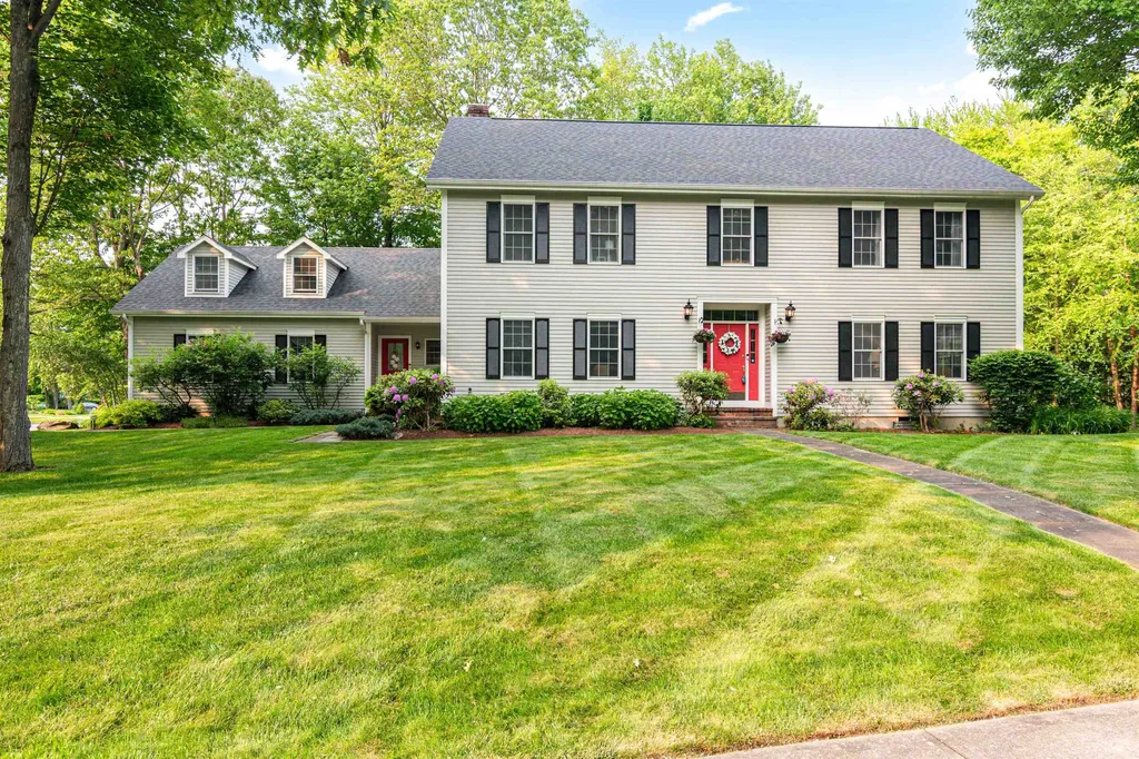 24 Lida Drive Essex VT 05452