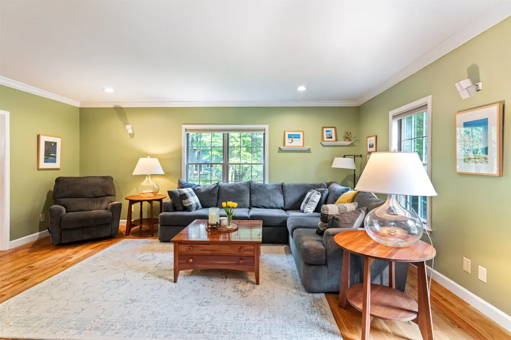 24 Lida Drive Essex VT 05452