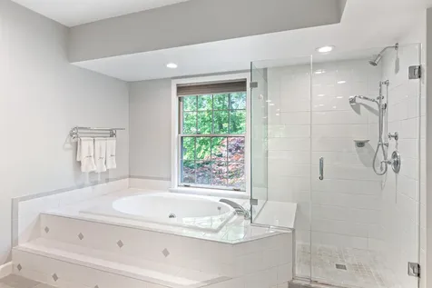 24 Lida Drive Essex VT 05452