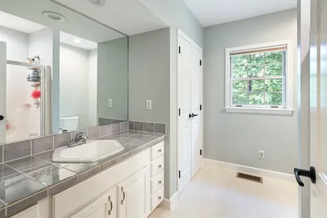 24 Lida Drive Essex VT 05452