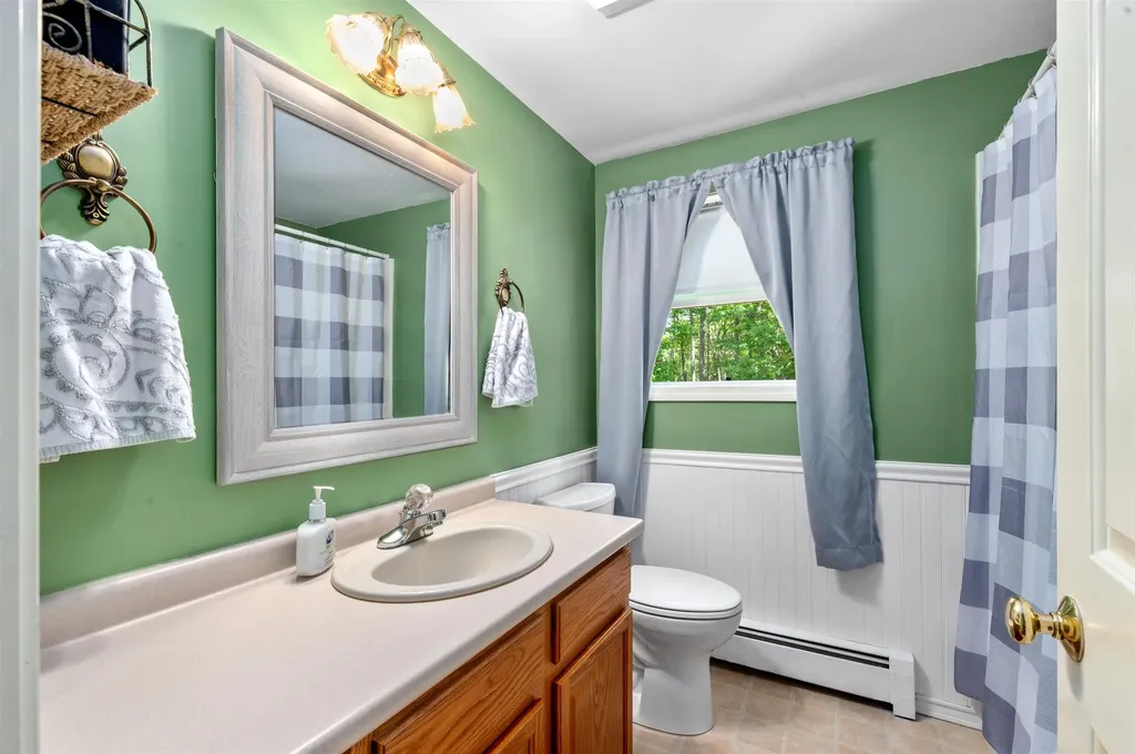 289 Davis Hill Road Conway NH 03813-0784