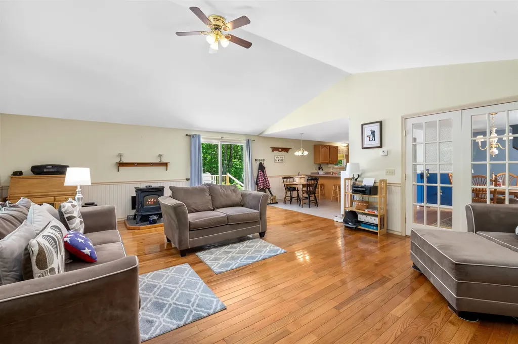 289 Davis Hill Road Conway NH 03813-0784