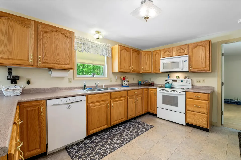 289 Davis Hill Road Conway NH 03813-0784