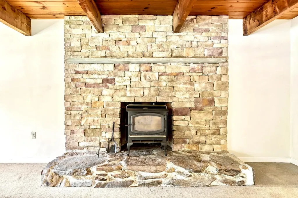 14 Coach Road Greenfield NH 03047