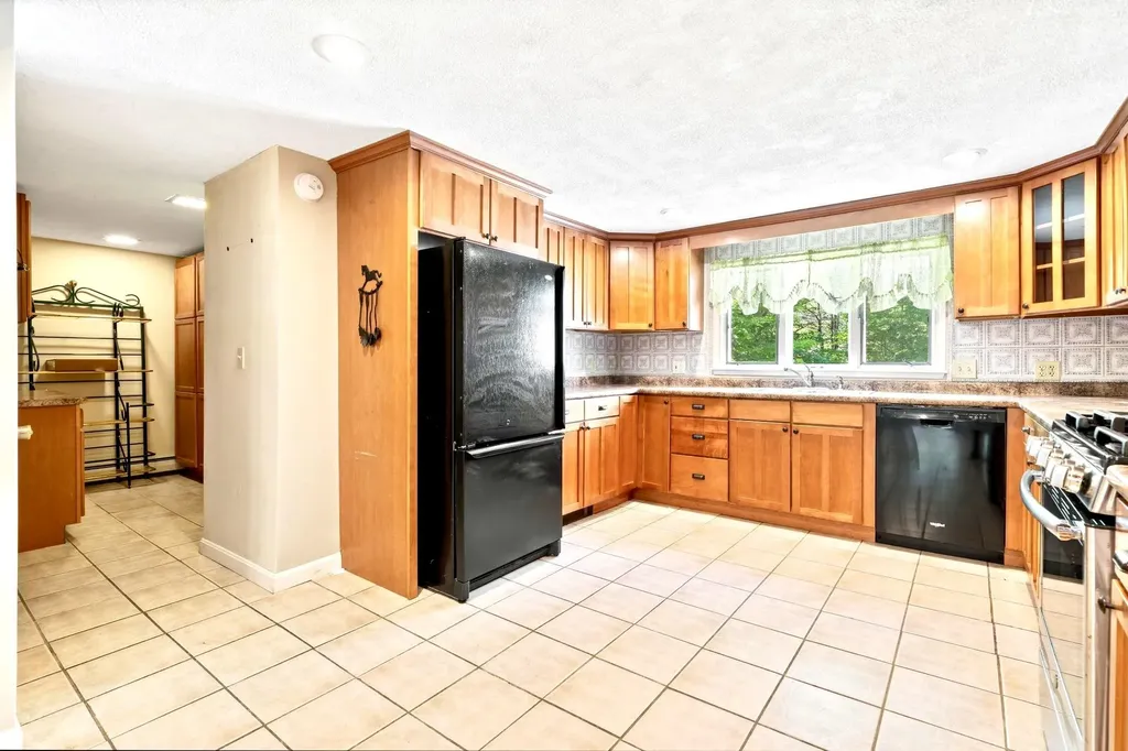 14 Coach Road Greenfield NH 03047