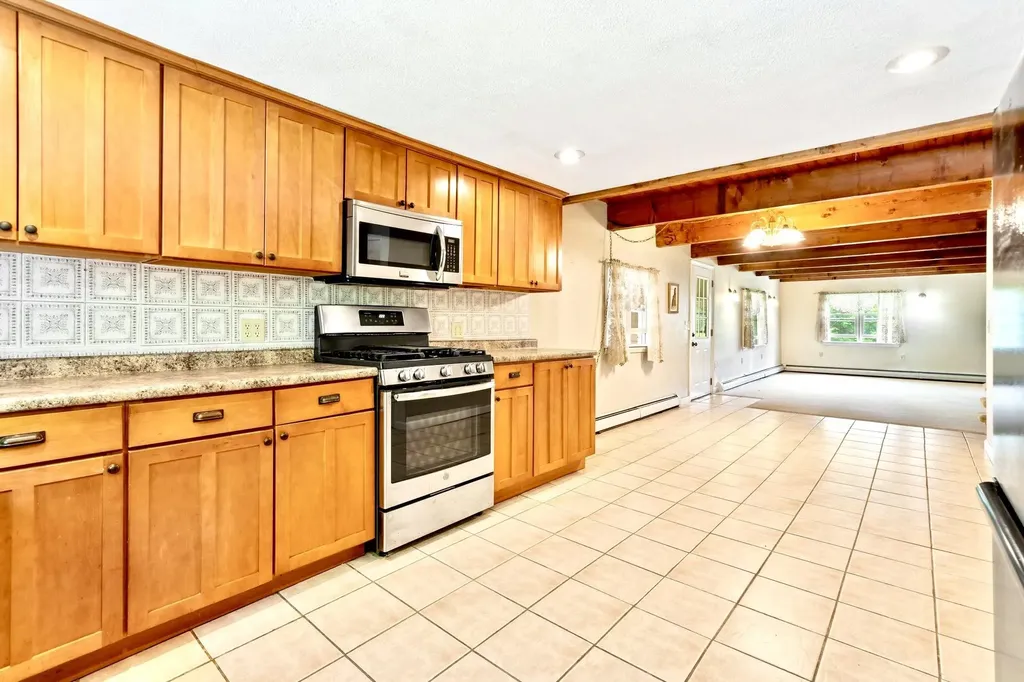 14 Coach Road Greenfield NH 03047