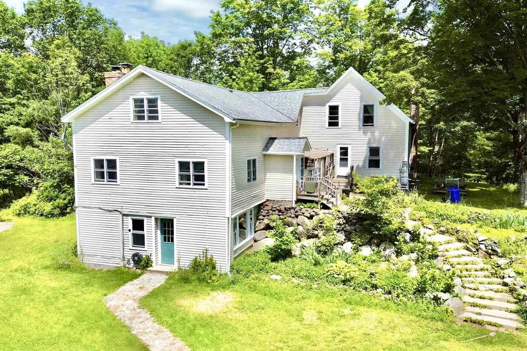 14 Coach Road Greenfield NH 03047