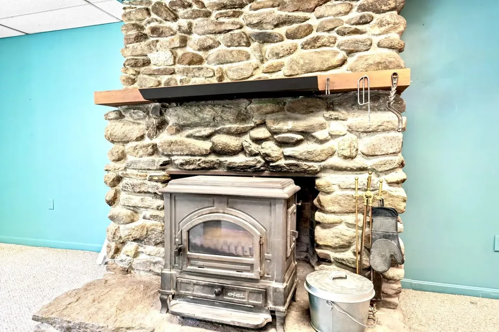 14 Coach Road Greenfield NH 03047