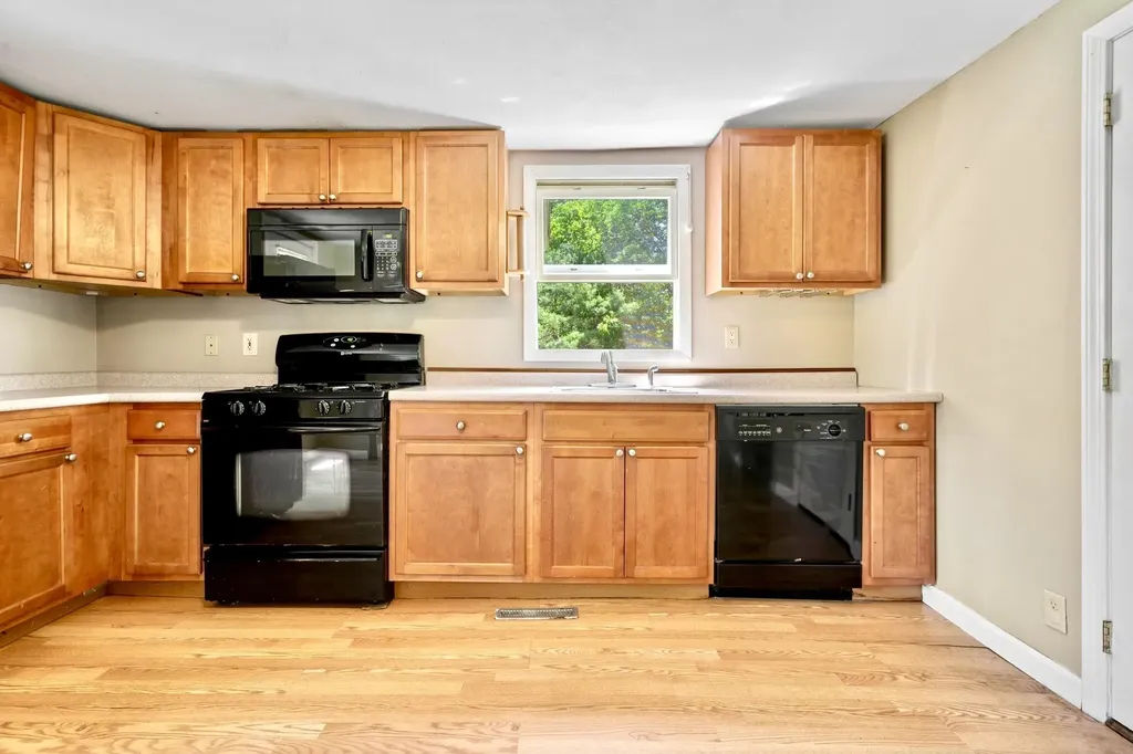 14 Coach Road Greenfield NH 03047