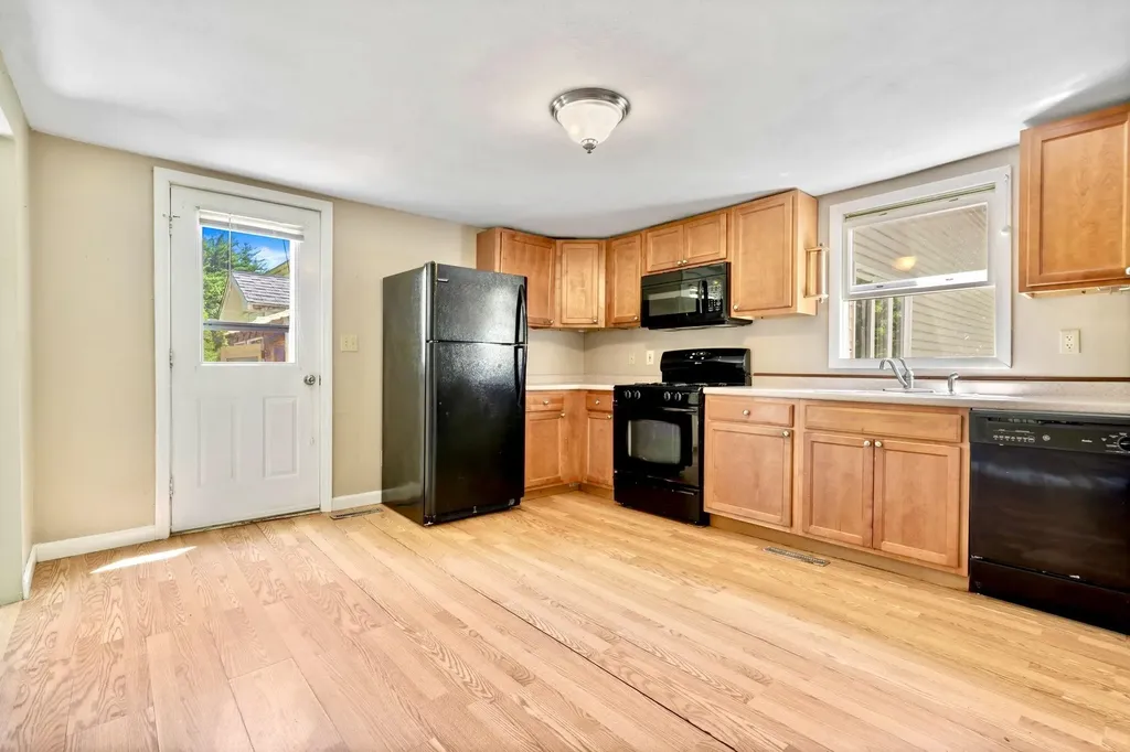 14 Coach Road Greenfield NH 03047