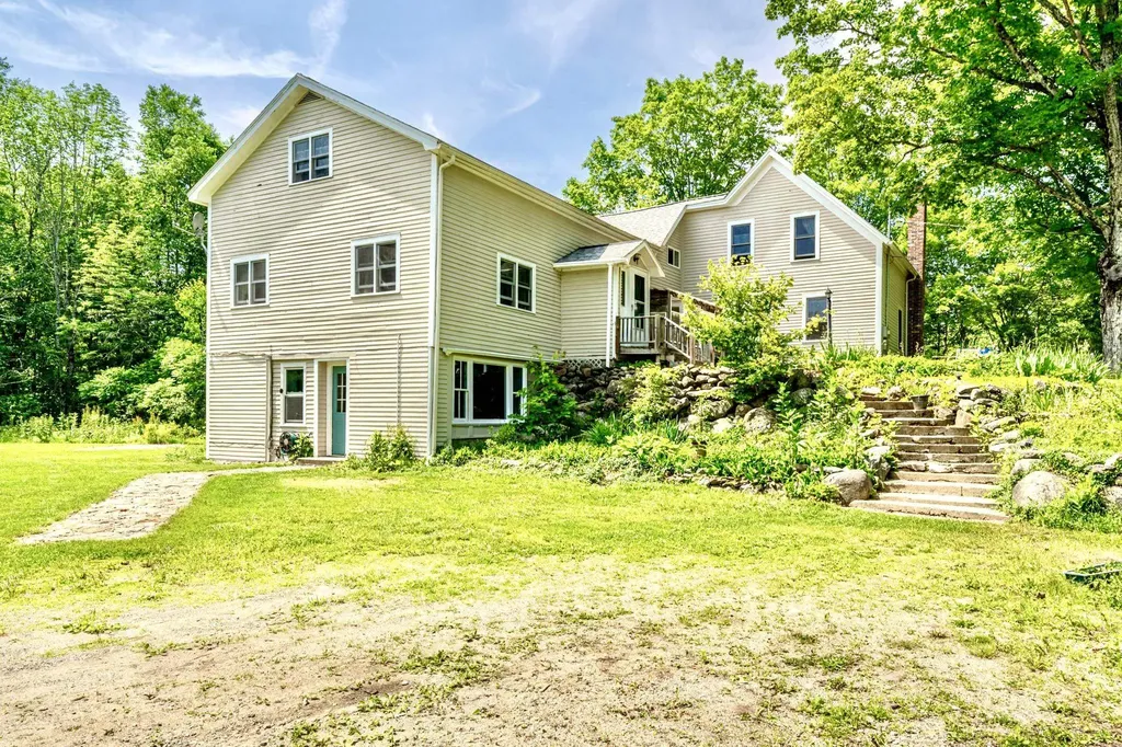 14 Coach Road Greenfield NH 03047