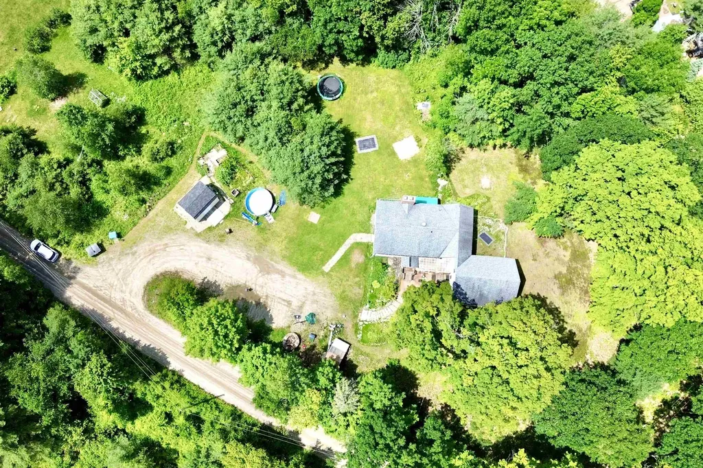 14 Coach Road Greenfield NH 03047