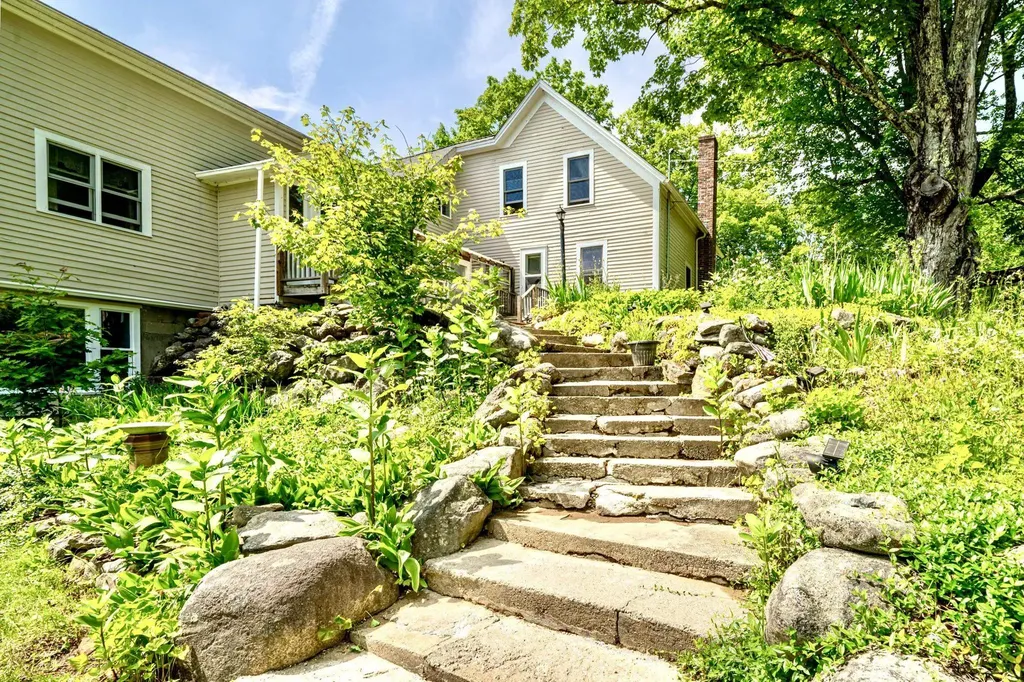 14 Coach Road Greenfield NH 03047