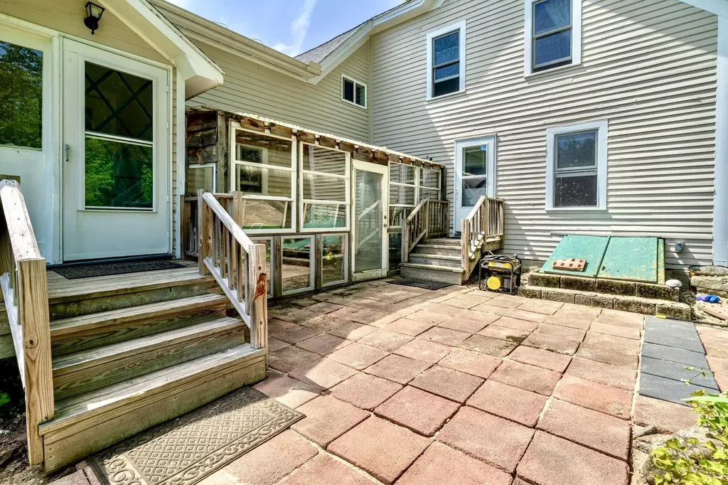 14 Coach Road Greenfield NH 03047