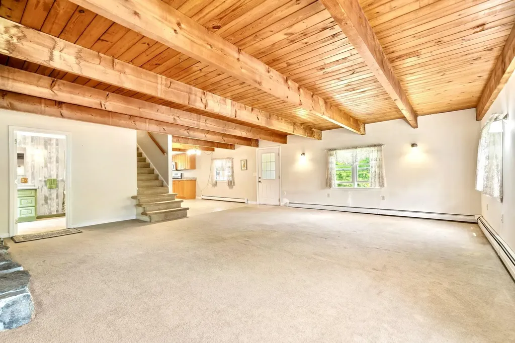 14 Coach Road Greenfield NH 03047