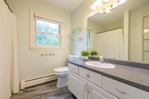 146 Old Sandown Road Chester NH 03036