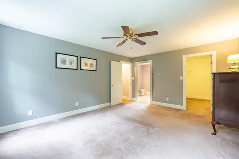 146 Old Sandown Road Chester NH 03036