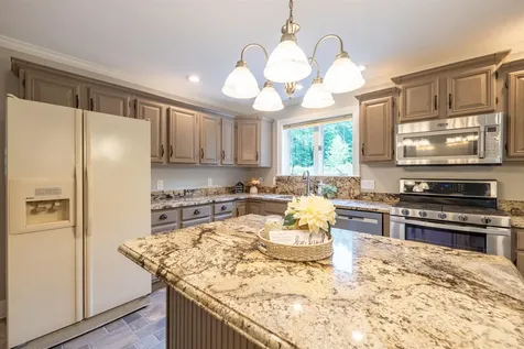 146 Old Sandown Road Chester NH 03036