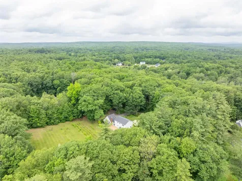 146 Old Sandown Road Chester NH 03036