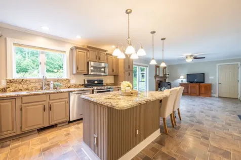 146 Old Sandown Road Chester NH 03036