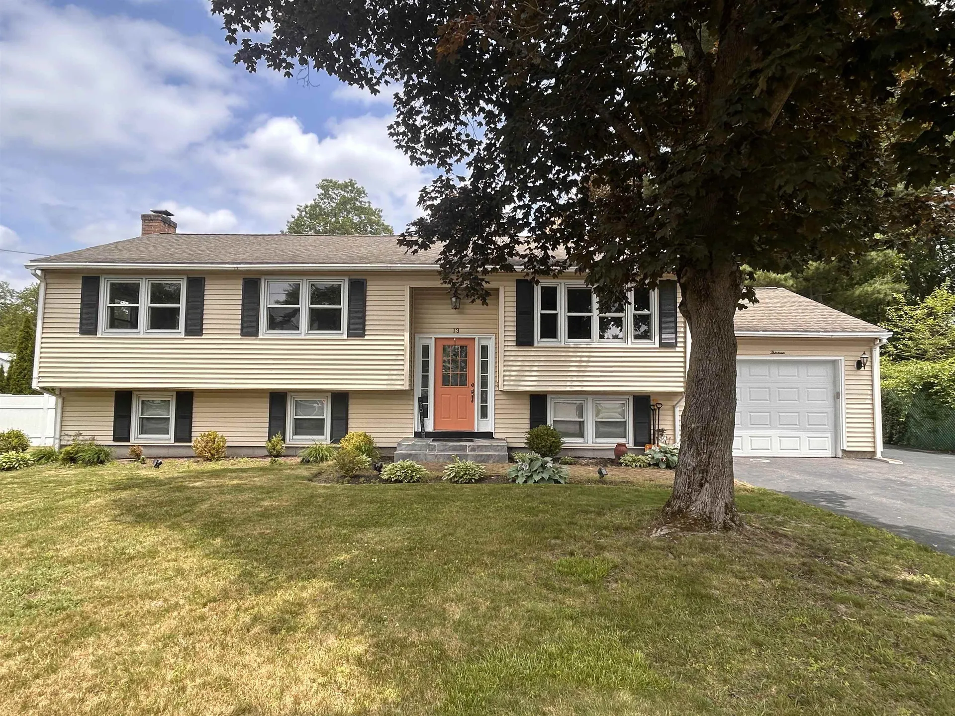 13 Wellesley Road Nashua NH 03062