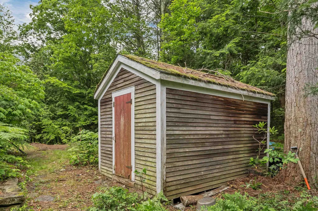 947 Province Road Barnstead NH 03218