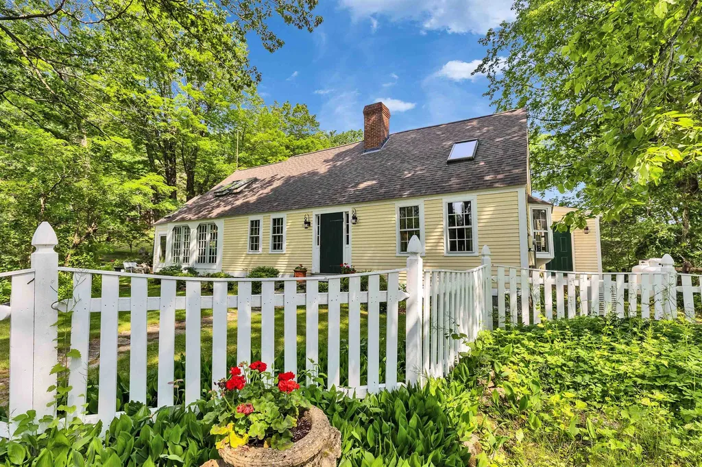 133 Hay Hill Road Francestown NH 03043