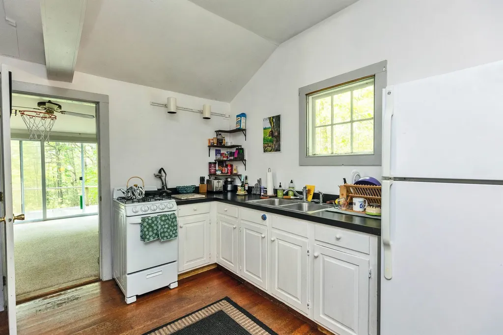 133 Hay Hill Road Francestown NH 03043