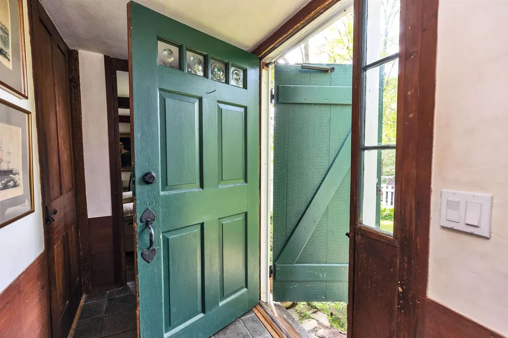 133 Hay Hill Road Francestown NH 03043